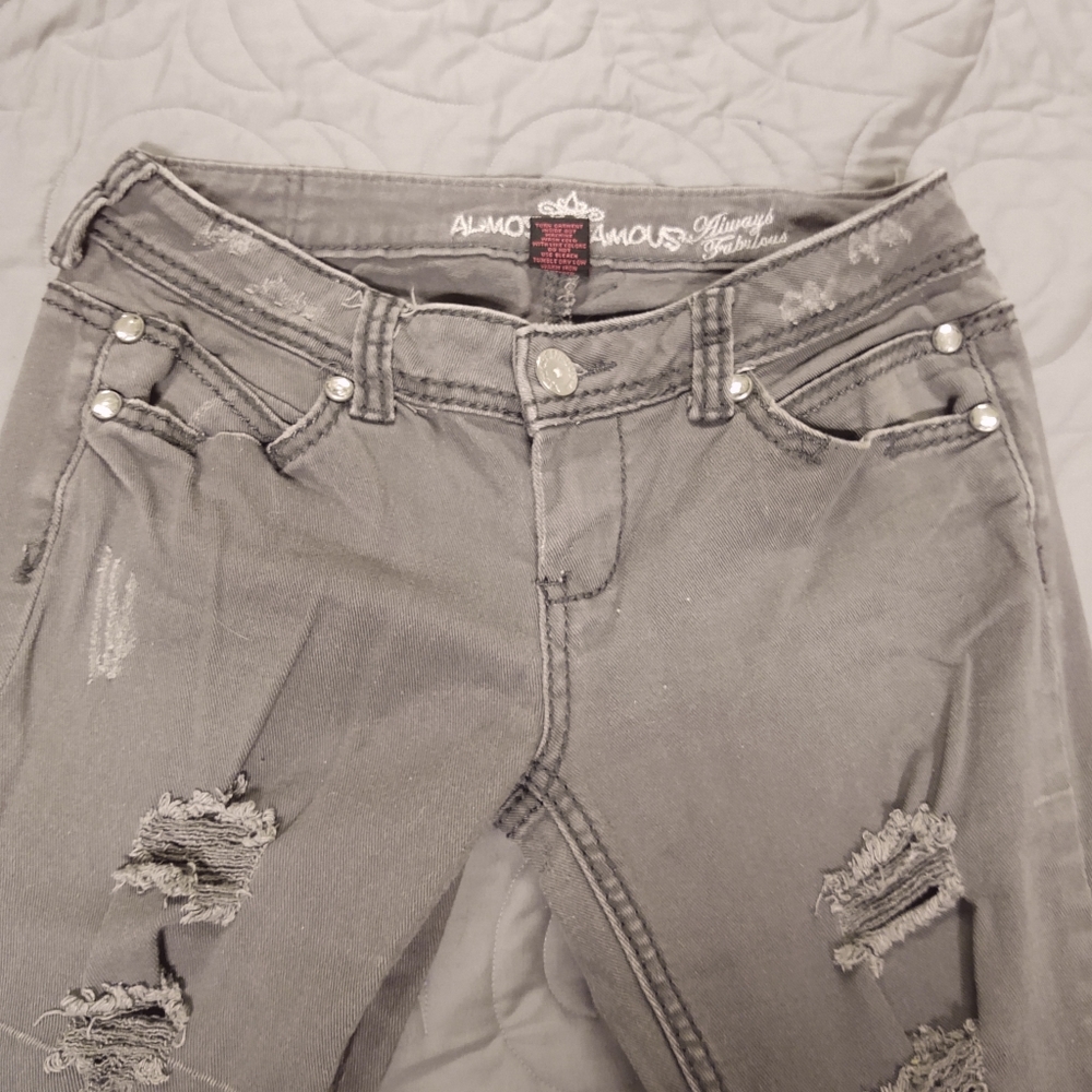 Almost Famous Jeans - Picture 4 of 6